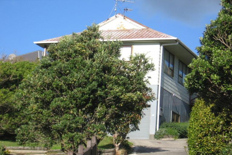 Photo of property in 10 Makatote Grove, Churton Park, Wellington, 6037