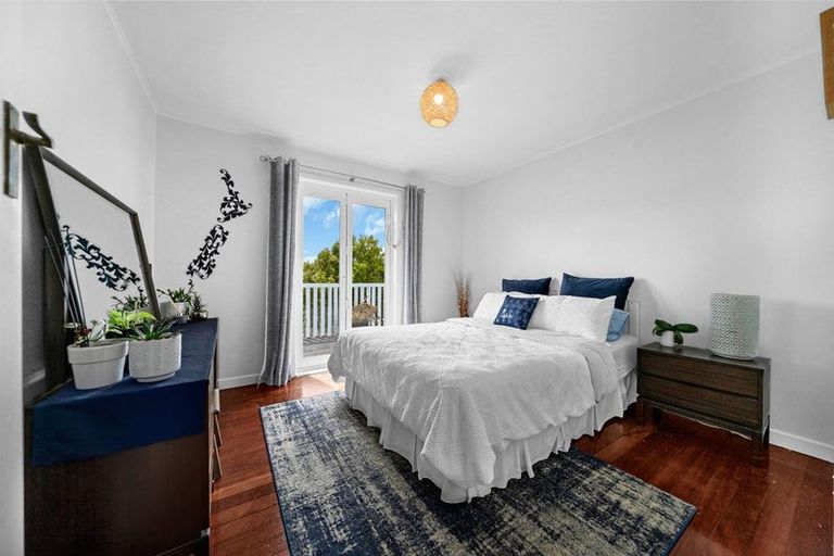 Photo of property in 43 Waimumu Road, Massey, Auckland, 0614