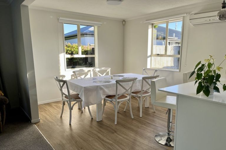 Photo of property in 83a Wilsons Road, Saint Martins, Christchurch, 8022