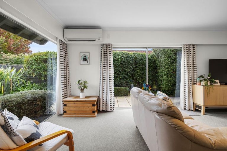 Photo of property in 15a Saint Winifreds Place, Bryndwr, Christchurch, 8052