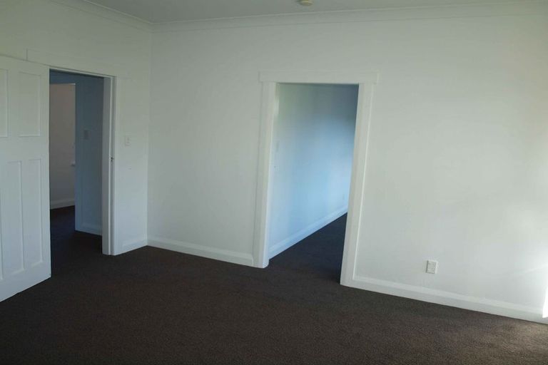 Photo of property in 24 Garden Road, Northland, Wellington, 6012