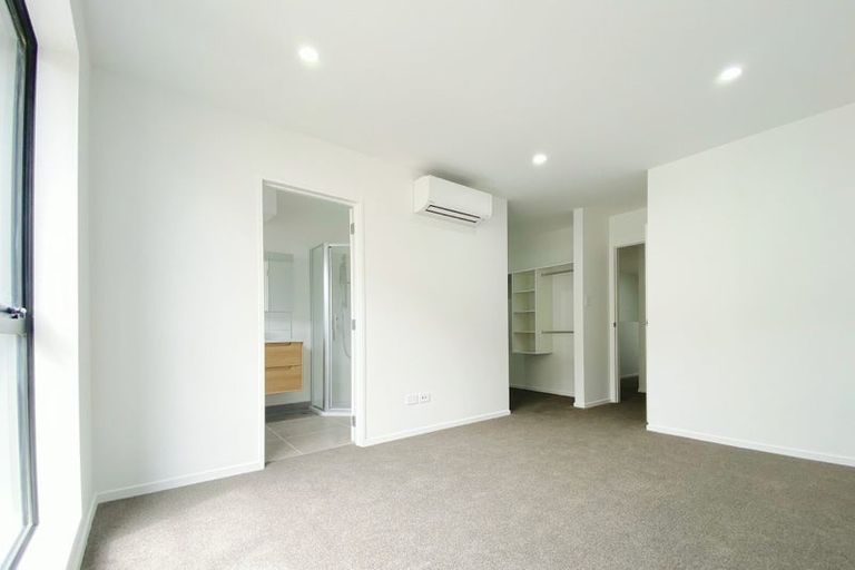 Photo of property in 34 Sinton Road, Hobsonville, Auckland, 0618