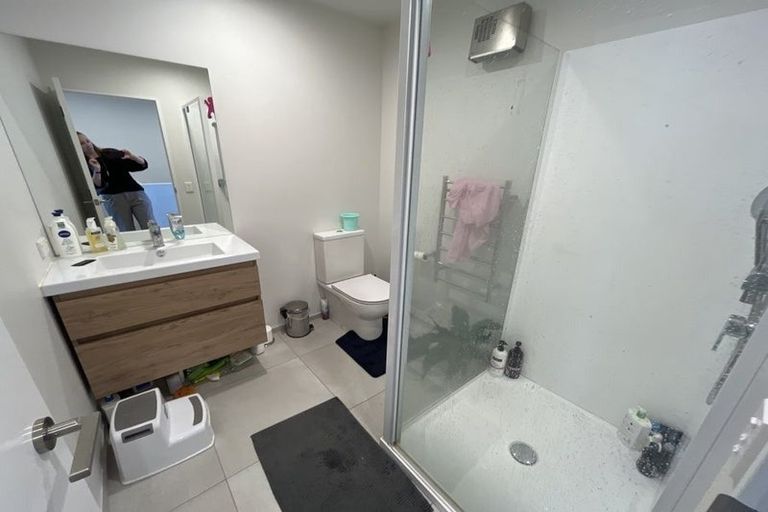 Photo of property in 122b Blenheim Road, Riccarton, Christchurch, 8041