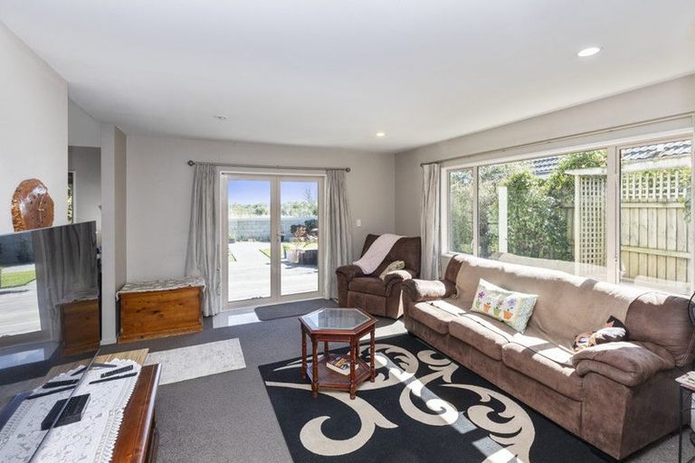 Photo of property in 56 Blue Gum Place, New Brighton, Christchurch, 8083