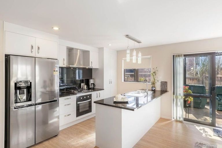 Photo of property in 25 Kereru Rise, Papakura, 2110