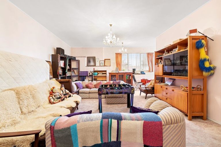 Photo of property in 21 Fitzpatrick Street, Newlands, Wellington, 6037