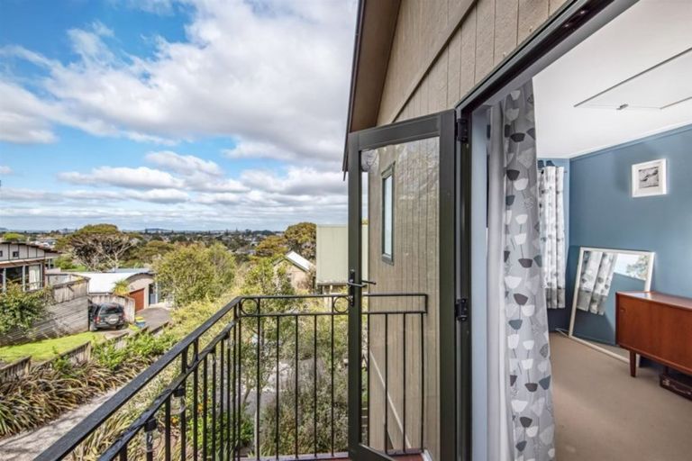 Photo of property in 123b Colwill Road, Massey, Auckland, 0614