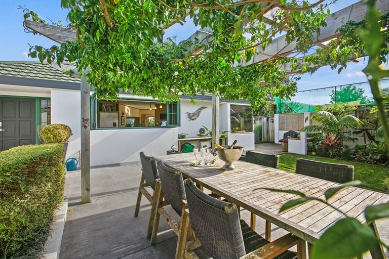 Photo of property in 100a Carrington Street, Lower Vogeltown, New Plymouth, 4310