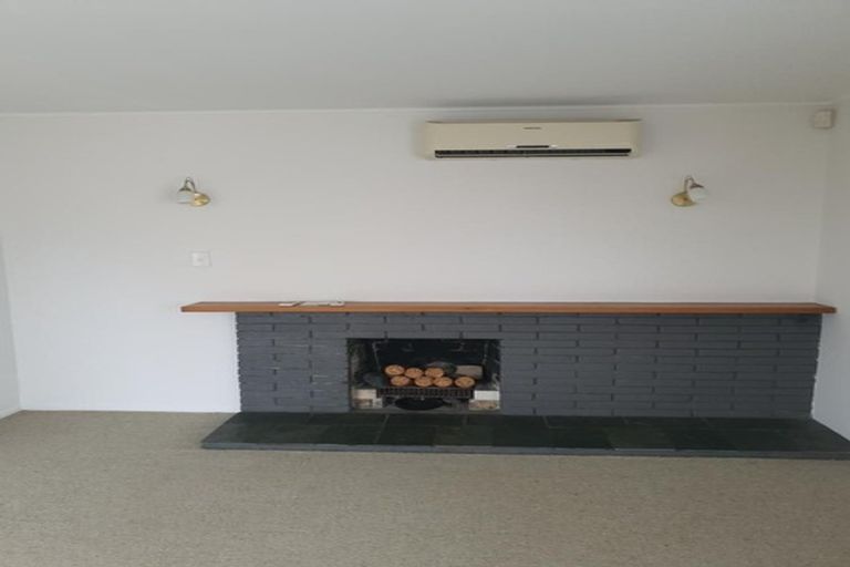 Photo of property in 21 Merchant Avenue, Te Atatu South, Auckland, 0610