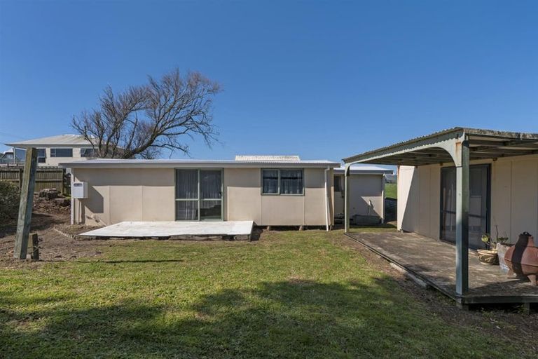 Photo of property in 98 Pukehina Parade, Pukehina, 3189