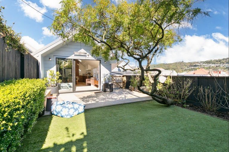 Photo of property in 15 Milton Street, Berhampore, Wellington, 6023