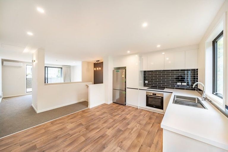 Photo of property in 3/229 Aro Street, Aro Valley, Wellington, 6021