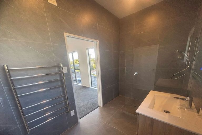 Photo of property in 110 Canongate Street, Birkdale, Auckland, 0626