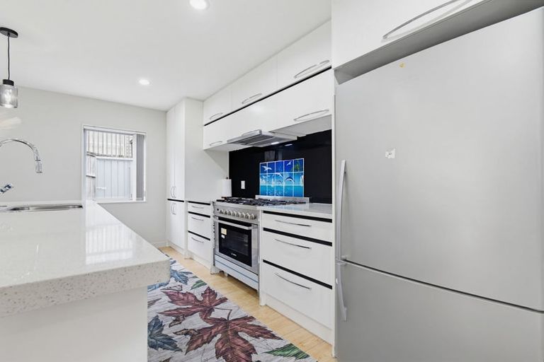 Photo of property in 21 San Prospero Crescent, Henderson, Auckland, 0612