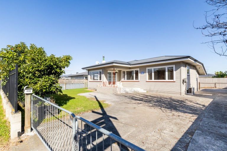 Photo of property in 901 Heretaunga Street East, Parkvale, Hastings, 4122
