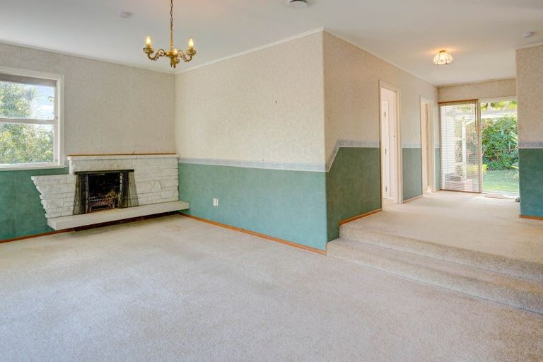 Photo of property in 32 Yorke Road, Haruru, 0204