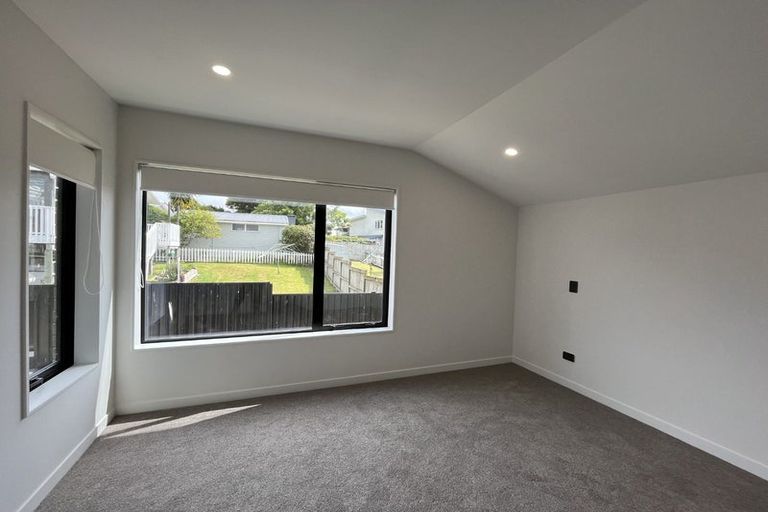 Photo of property in 98f Royal Road, Massey, Auckland, 0614