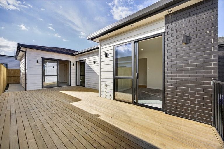 Photo of property in 10 Piko Road, Opaheke, 2113