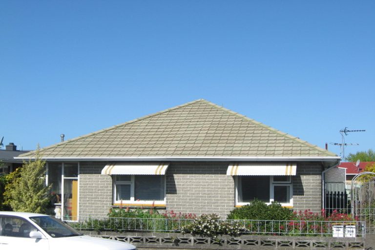 Photo of property in 1/266 Main North Road, Redwood, Christchurch, 8051
