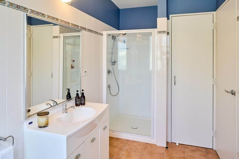 Photo of property in 14 The Crescent, Roseneath, Wellington, 6011