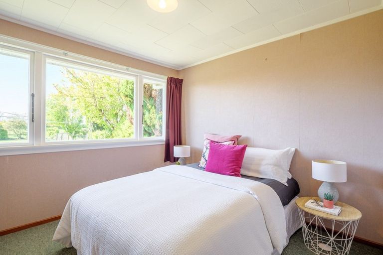 Photo of property in 33 Park Street, Winton, 9720