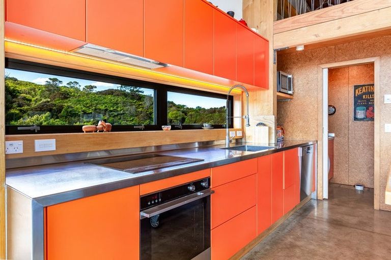 Photo of property in 80 Southernthread Road, Brooklyn, Wellington, 6021