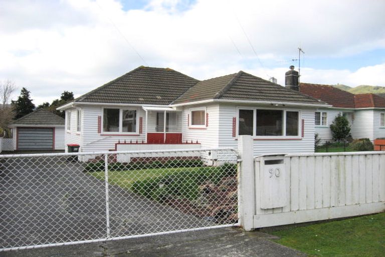 Photo of property in 90 Fraser Street, Wainuiomata, Lower Hutt, 5014