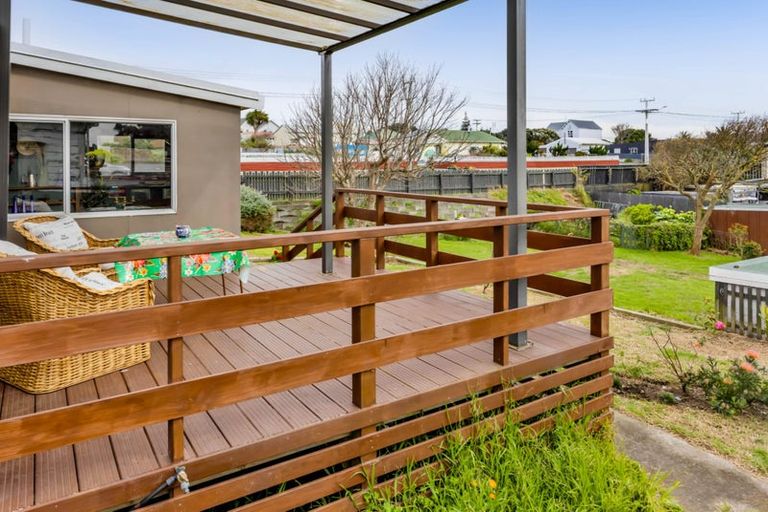 Photo of property in 30 Leicester Street, Patea, 4520