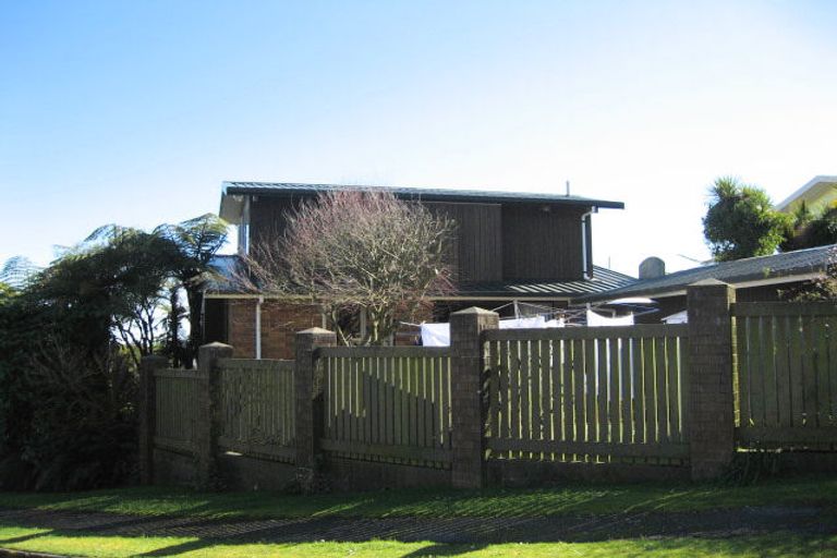 Photo of property in 1 Stanton Crescent, Karoro, Greymouth, 7805