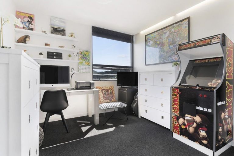 Photo of property in 20a Montgomery Avenue, Karori, Wellington, 6012