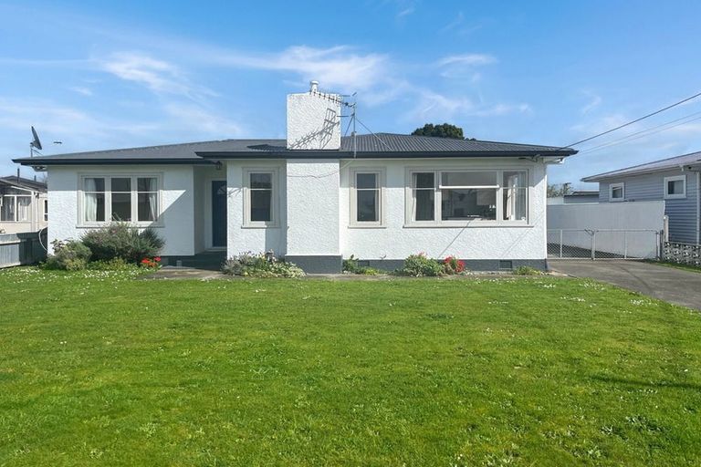 Photo of property in 18 Churchill Avenue, Feilding, 4702