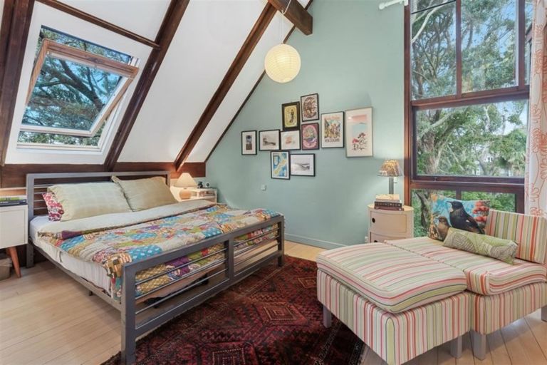 Photo of property in 22 Glade Place, Birkenhead, Auckland, 0626