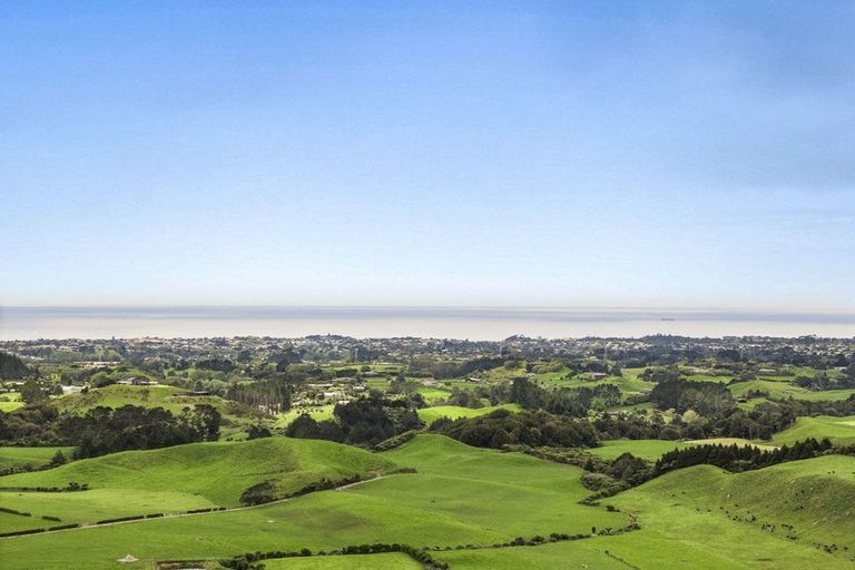 Photo of property in 130 Hurworth Road, Hurworth, New Plymouth, 4371