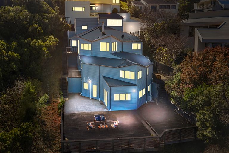 Photo of property in 9 Inverell Way, Seatoun, Wellington, 6022