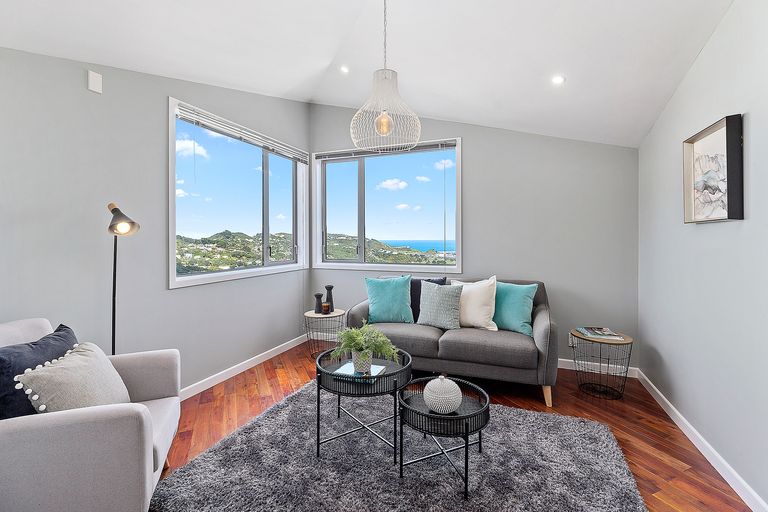 Photo of property in 9 Inverell Way, Seatoun, Wellington, 6022
