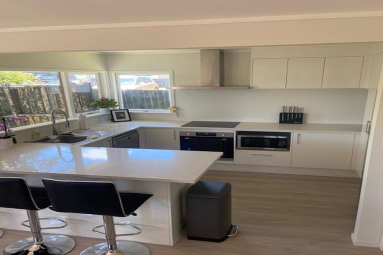 Photo of property in 1 Priestley Drive, Bucklands Beach, Auckland, 2014