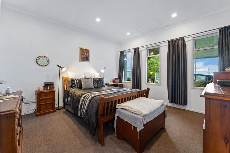 Photo of property in 373 Broadway, Stratford, 4332