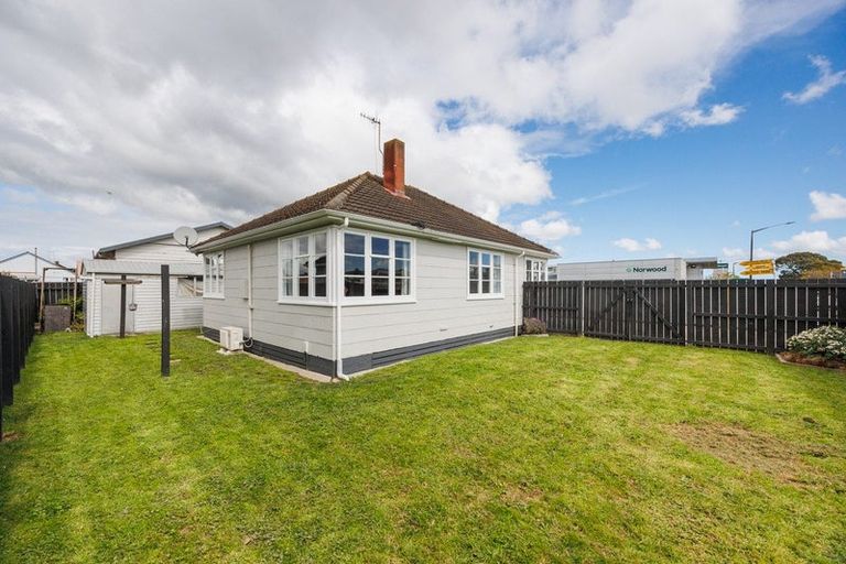 Photo of property in 918 Tremaine Avenue, Roslyn, Palmerston North, 4414