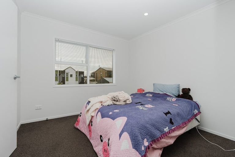 Photo of property in 2/10 Burrows Place, Frankton, Hamilton, 3204