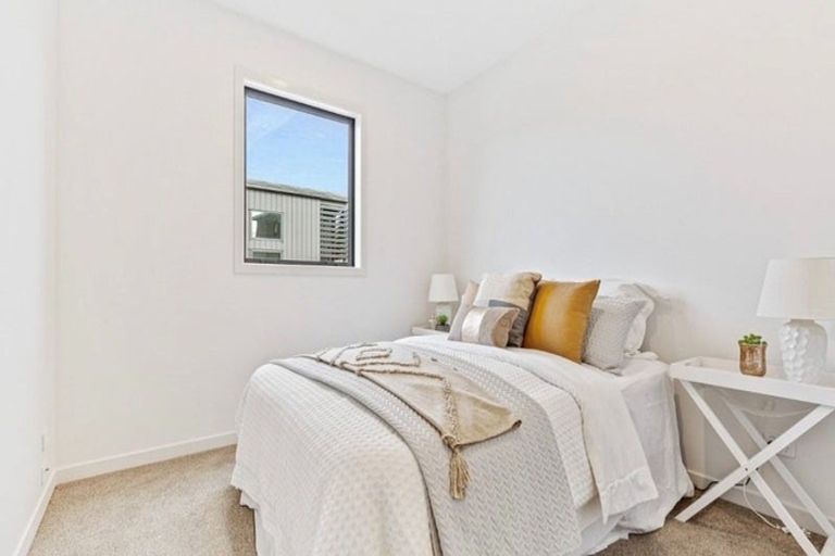 Photo of property in 2/38 Jane Maree Road, Kumeu, 0810