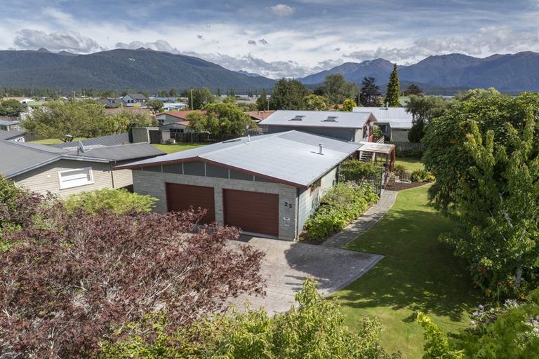 Photo of property in 25 Mackinnon Loop, Te Anau, 9600