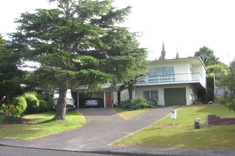 Photo of property in 51 Lynden Avenue, Hillcrest, Auckland, 0627