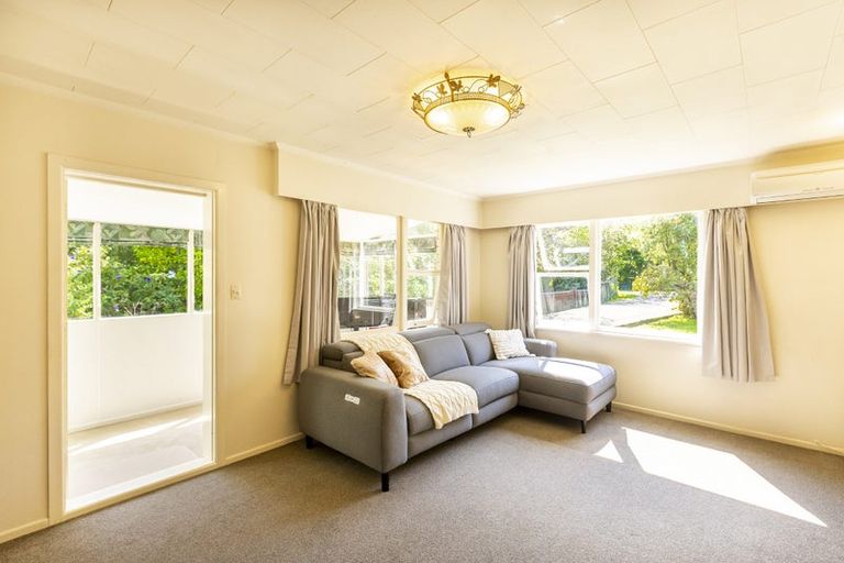 Photo of property in 4b Te Uruhi Grove, Paraparaumu, 5032