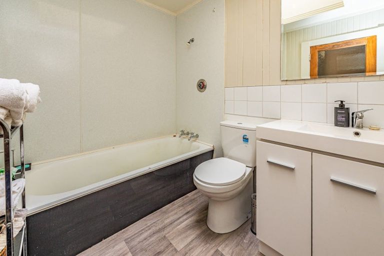 Photo of property in 2 Gonville Avenue, Gonville, Whanganui, 4501