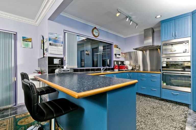 Photo of property in 5a Crompton Road, Massey, Auckland, 0614