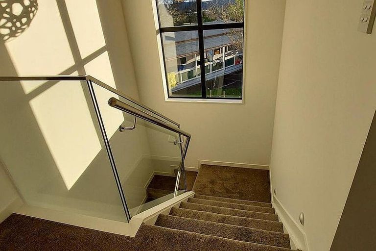 Photo of property in 29d Mackenzie Street, Te Atatu South, Auckland, 0610