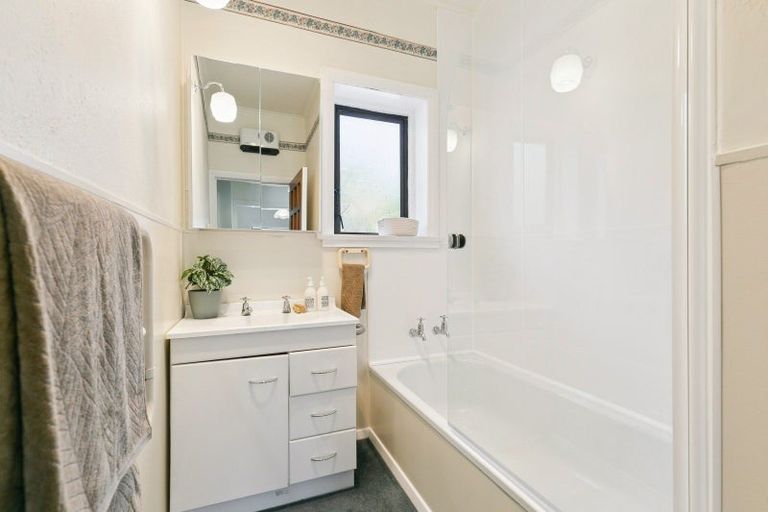 Photo of property in 26 The Quadrant, Miramar, Wellington, 6022