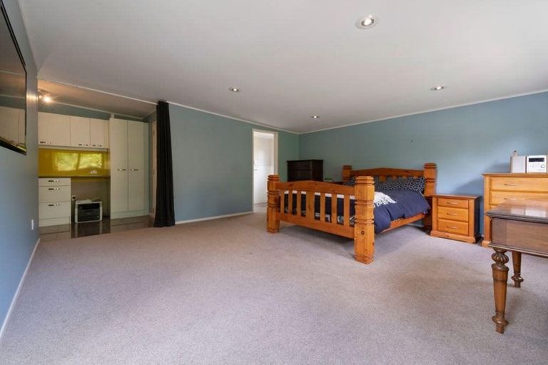 Photo of property in 4 Realm Place, Massey, Auckland, 0614