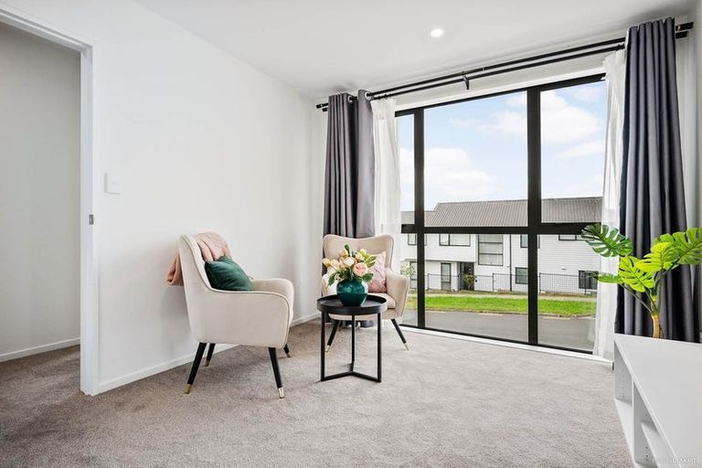 Photo of property in 28b Goodfellow Lane, Flat Bush, Auckland, 2019