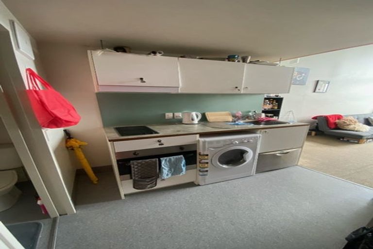 Photo of property in Urbane Apartments, 43/29 Webb Street, Mount Cook, Wellington, 6011